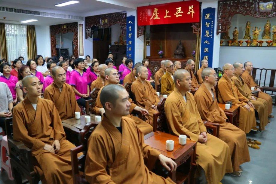 健身房逃生记